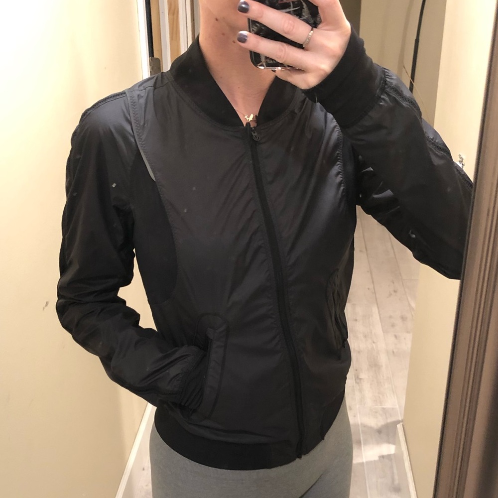 Lululemon Lightweight Reversible Jacket - image 3